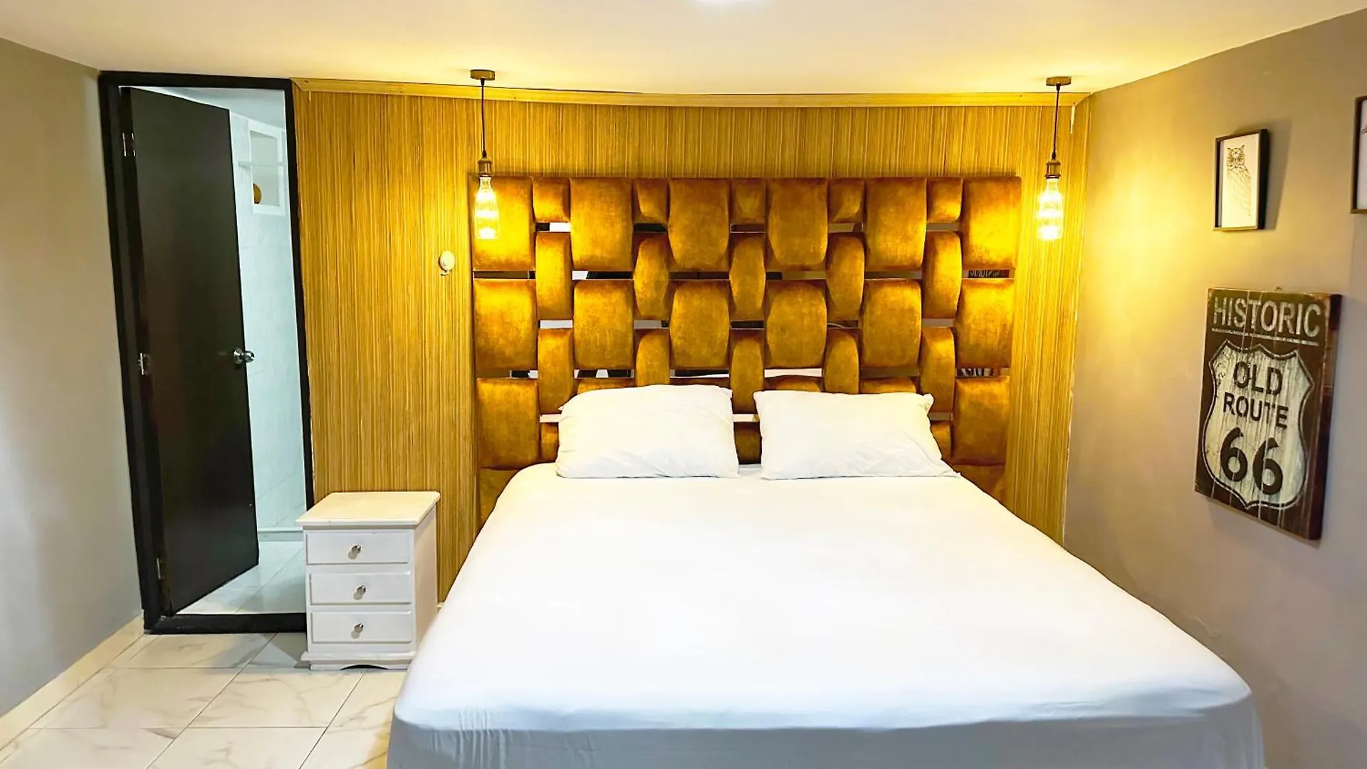 11 Bedroom-2 Floors Apartment Jacuzzi & Rooftop Pool At Poblado Medellin
