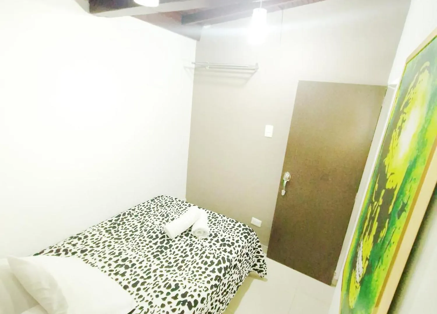 11 Bedroom-2 Floors Apartment Jacuzzi & Rooftop Pool At Poblado Medellin Colombia