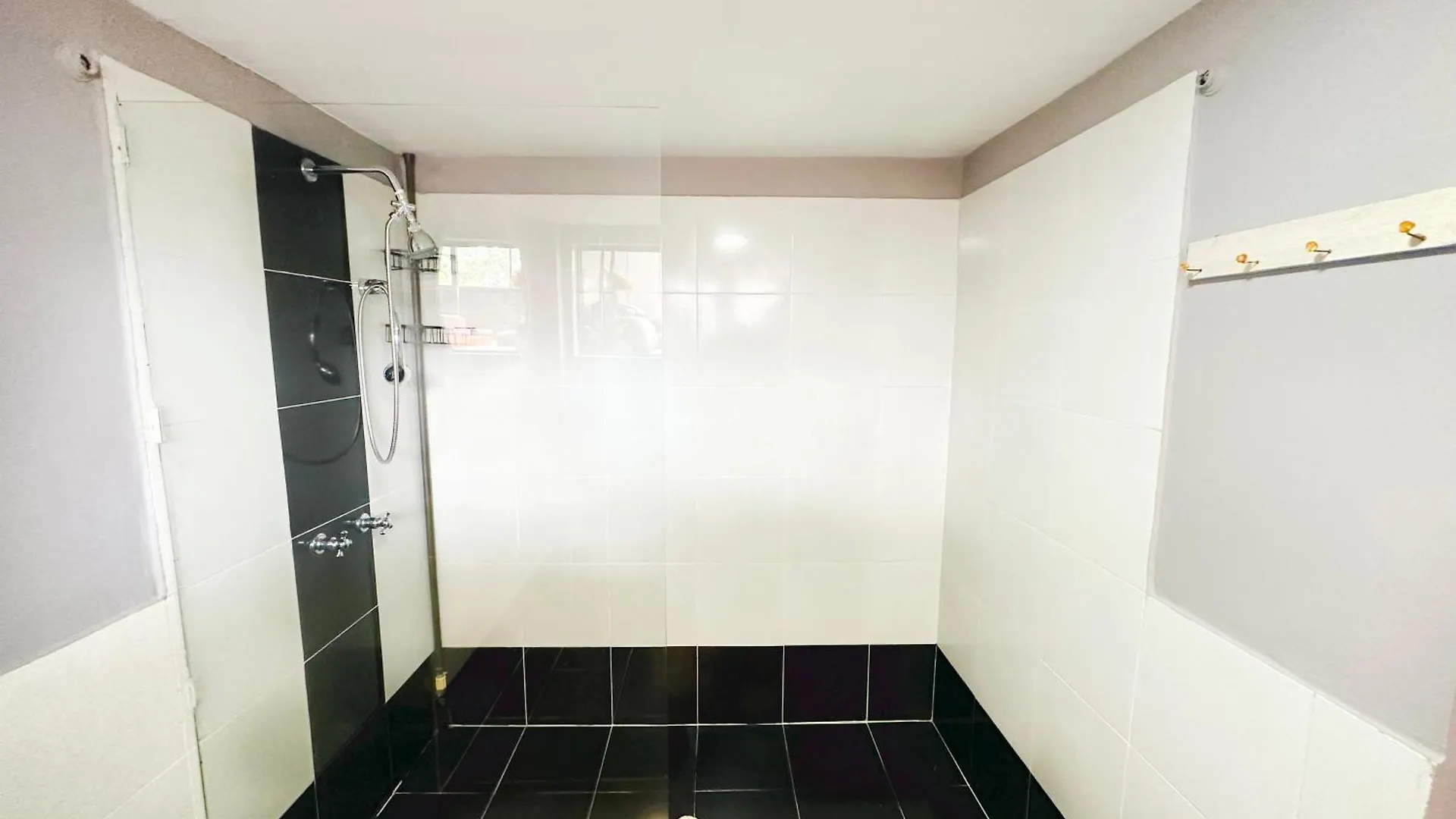 11 Bedroom-2 Floors Apartment Jacuzzi & Rooftop Pool At Poblado Medellin