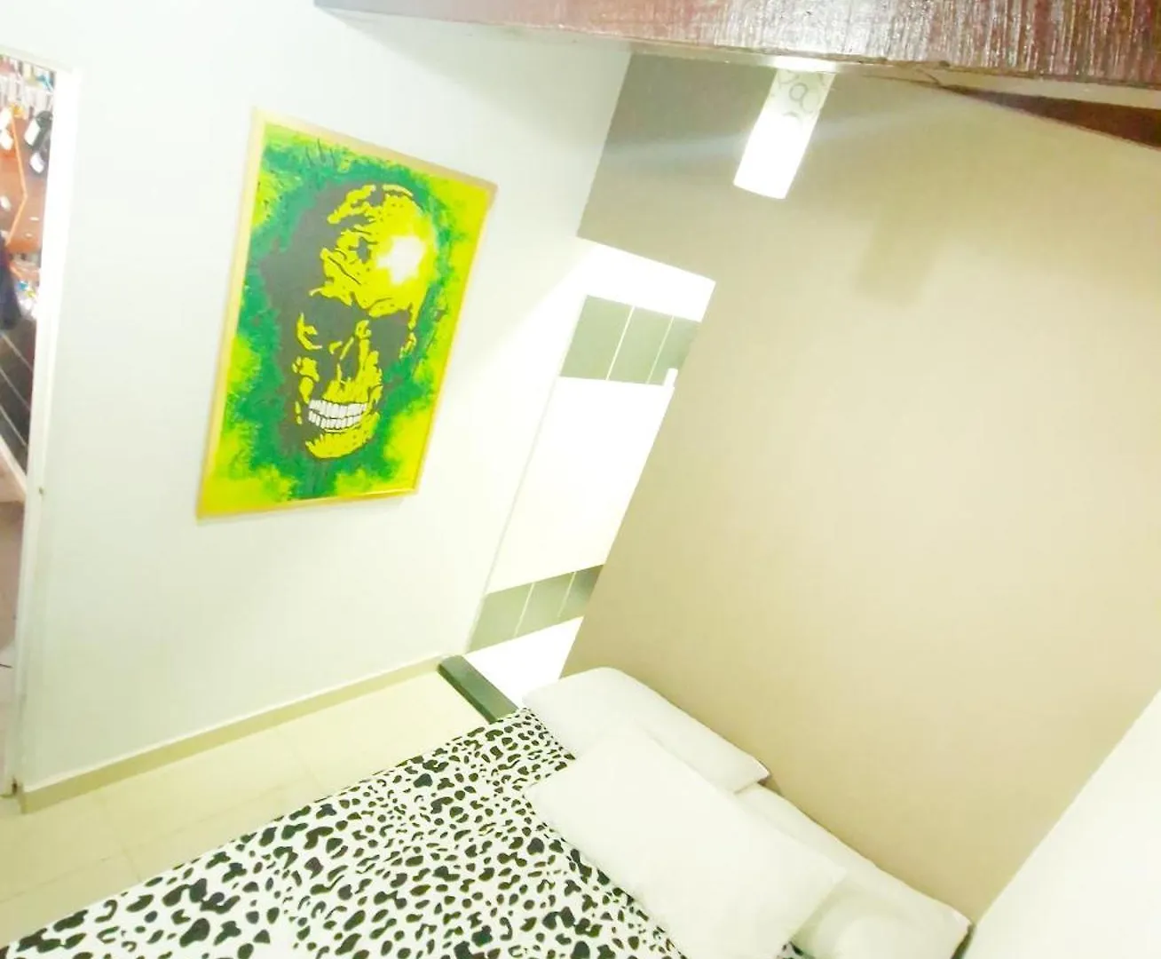 11 Bedroom-2 Floors Apartment Jacuzzi & Rooftop Pool At Poblado Medellin