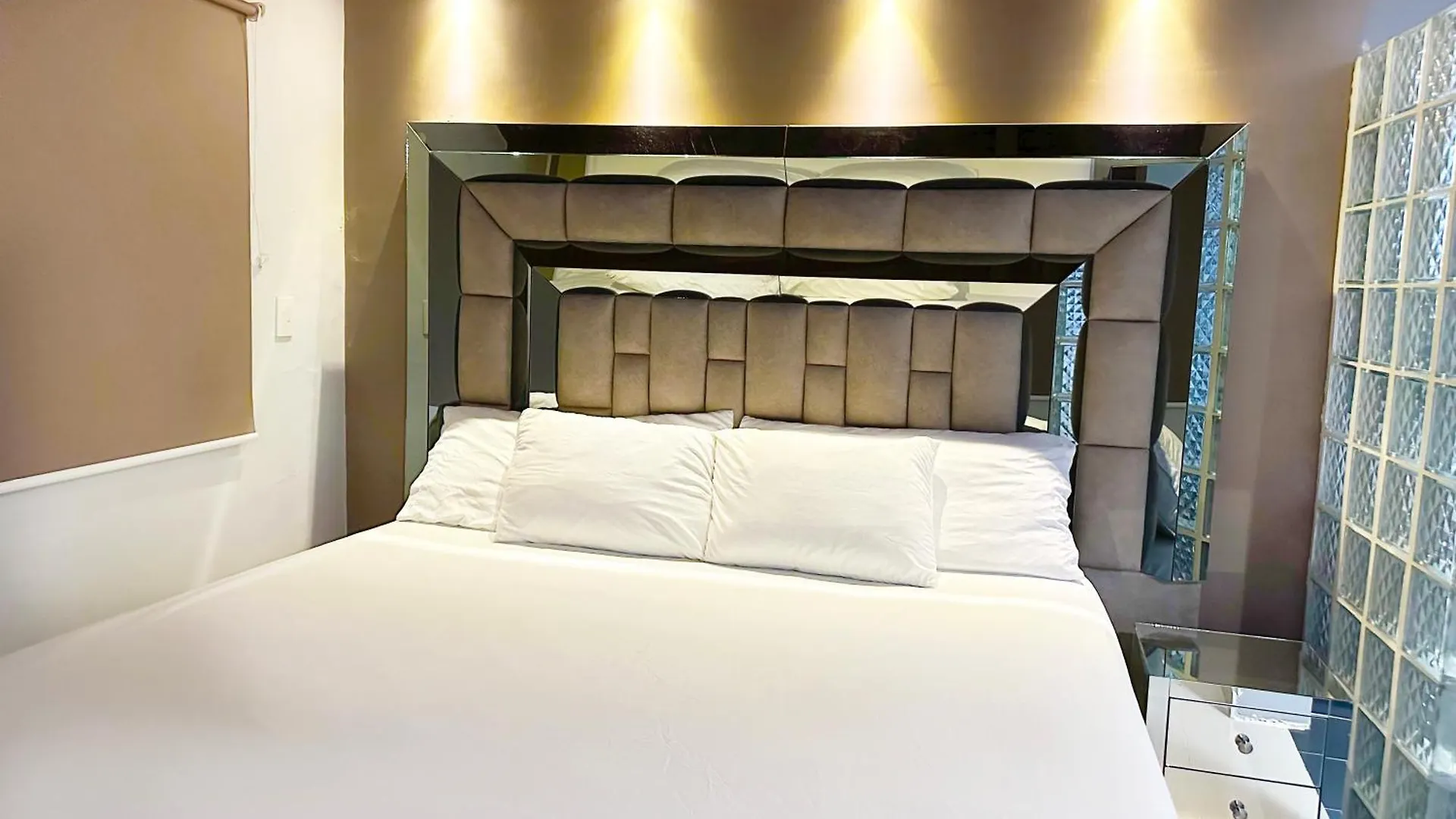 11 Bedroom-2 Floors Apartment Jacuzzi & Rooftop Pool At Poblado Medellin 0*,  Colombia